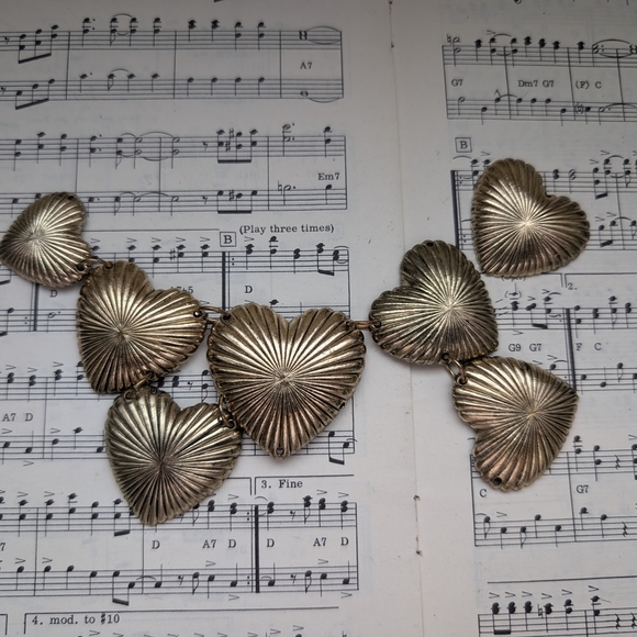 Jewelry - Gold Heart Statement Necklace